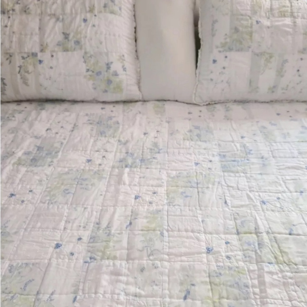 Simply Shabby Chic British Rose F/Q Quilt Blanket Ruffle Blue White W/SHAMS